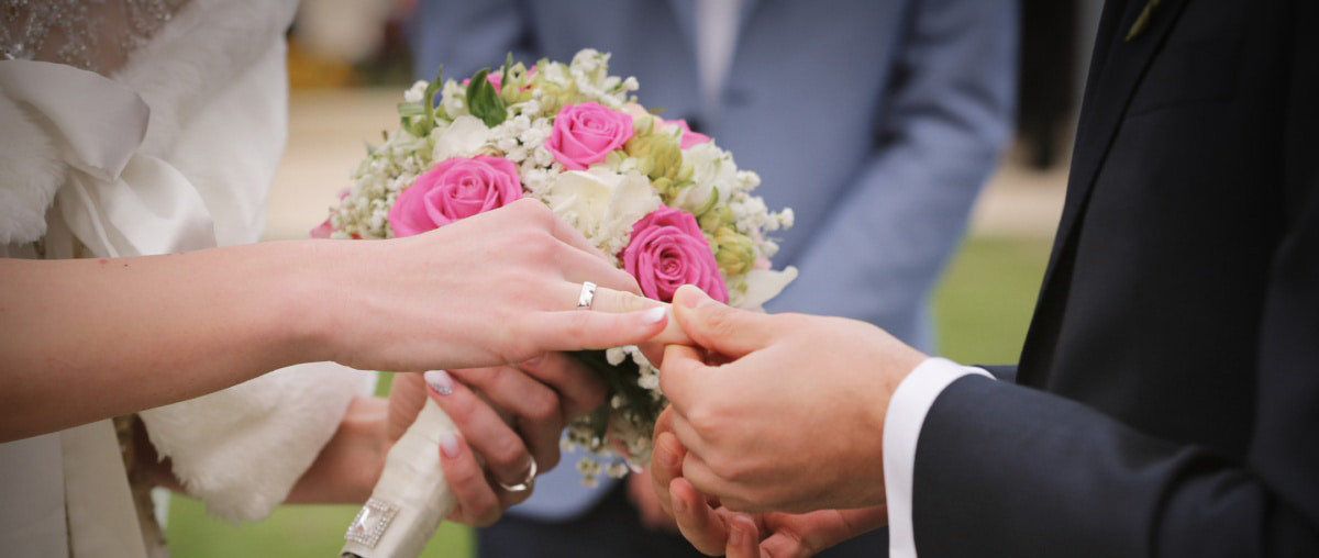 Od exekuce a hospitalizace až k zásnubám aneb komplikovaný příběh paní Vlasty