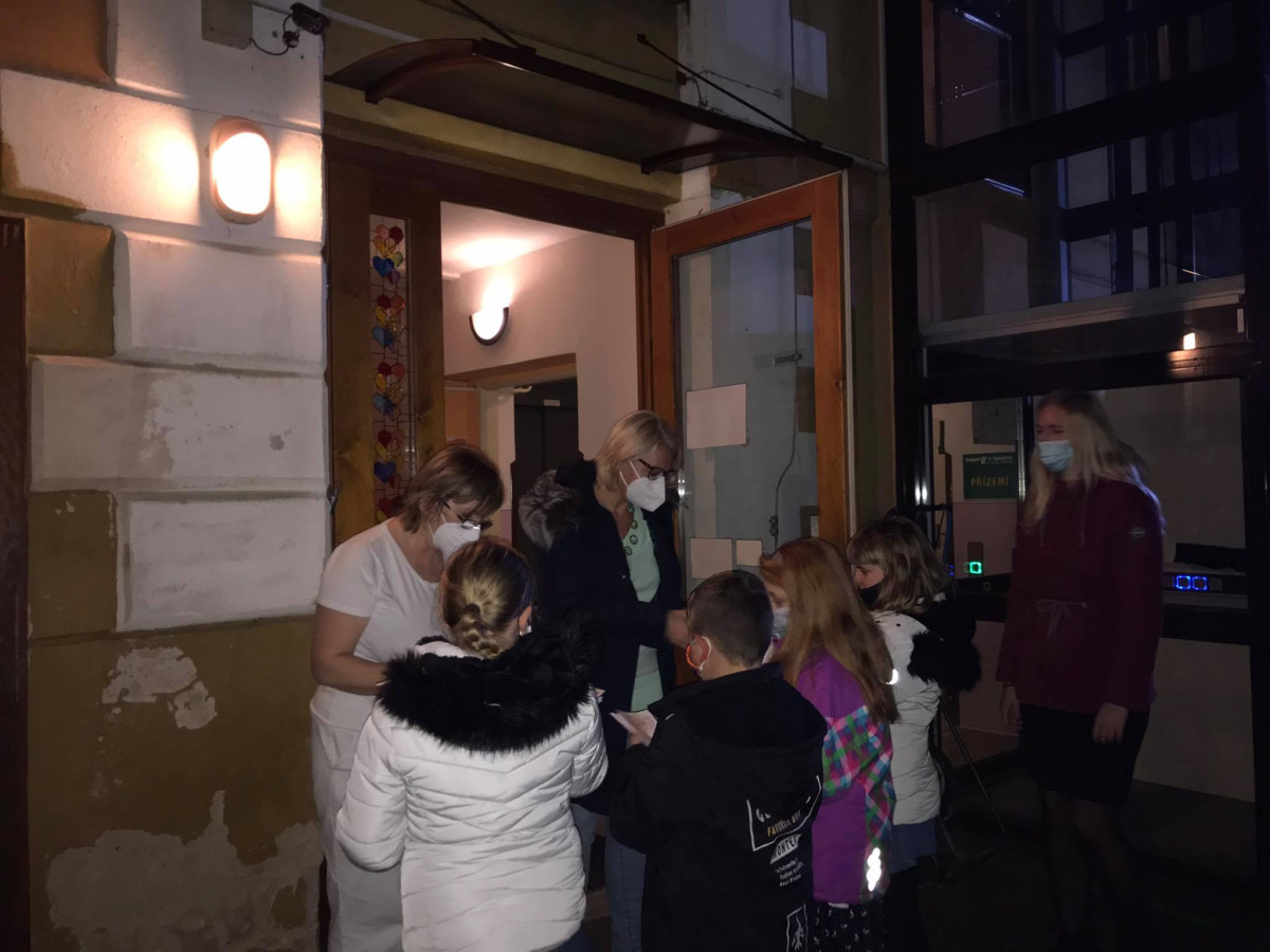 Dobré skutky dětí z Frýdlantska: Sto přáníček pro seniory, tanec na povzbuzení a plány do budoucna