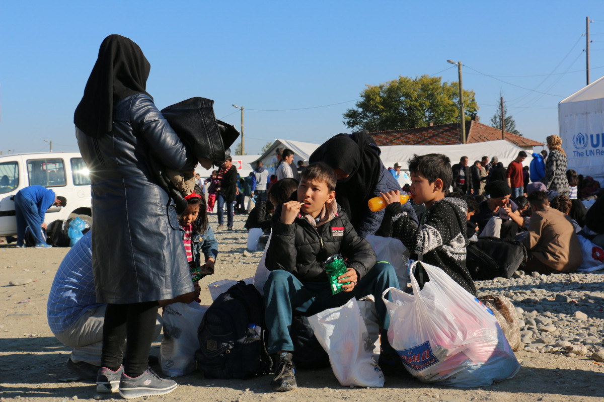 Srovnávací zpráva: jak Česko a Slovensko pomáhají uprchlíkům s bydlením?
