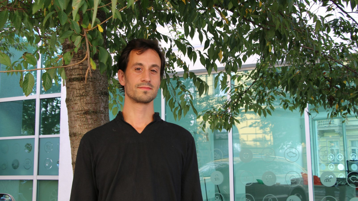 ČRo Plus: Hlas mladých lidí je nejsilnější. Dokáží společnost motivovat k boji za klima a my je v tom chceme podporovat, říká ekolog Jakub Zelený