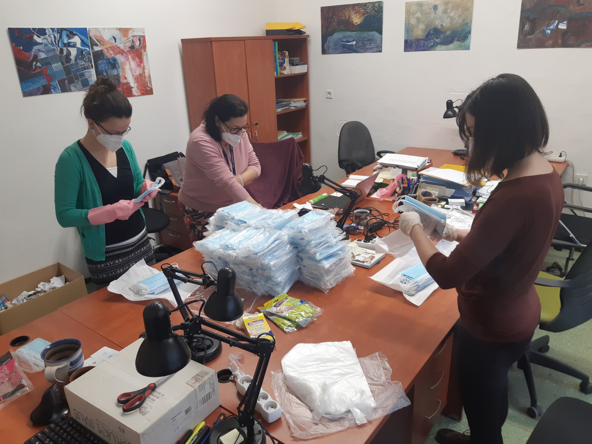 Charita se v krizi činí a pomoc Člověka v tísni sílí, píše Českolipský deník✌