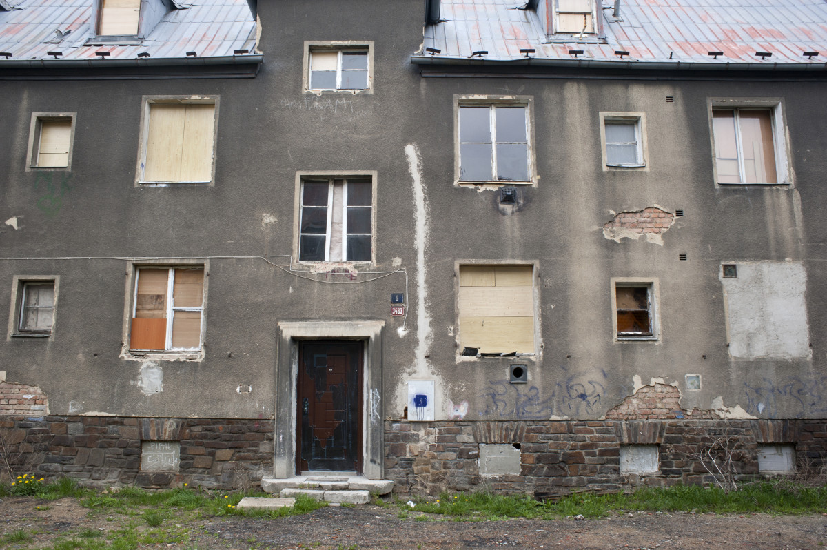 Zatajit nemoc, nebo riskovat, že neuživím rodinu? Životu sociálně slabých během covidu se věnoval pořad 168 hodin