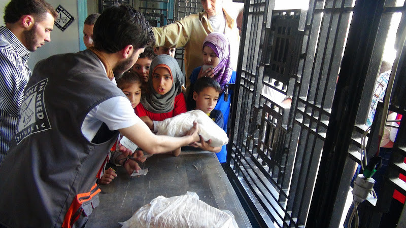 Bez pomoci bych nepřežila, říká Fatima. Člověk v tísni dál pomáhá trpícím lidem v Sýrii