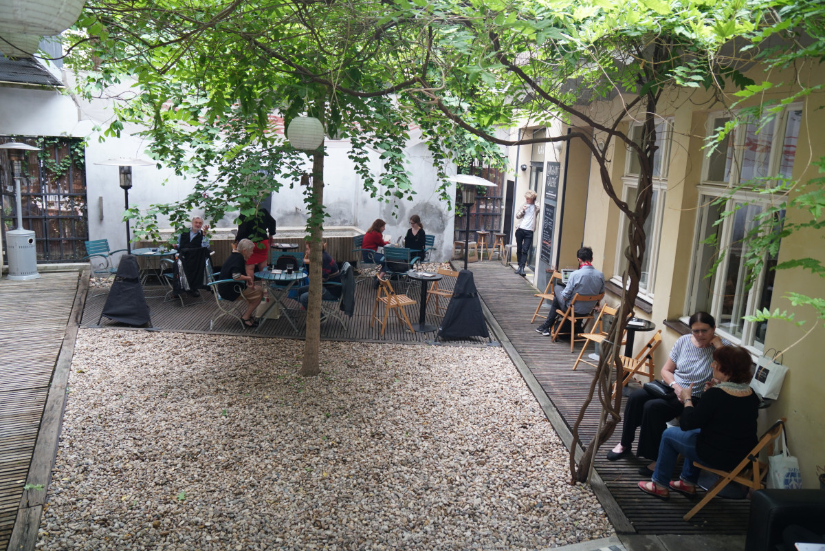 Do Langhansu se vrací život. Přijďte v úterý na přednášku o působení Člověka v tísni v Latinské Americe!