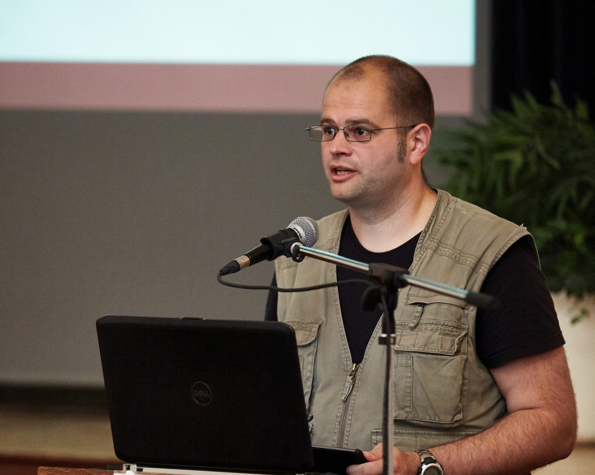 Z chudších uděláme ještě chudší. Přestupky pachatelů odnesou rodiče, sourozenci i děti, řekl v ČT24 k novele zákona Hůle