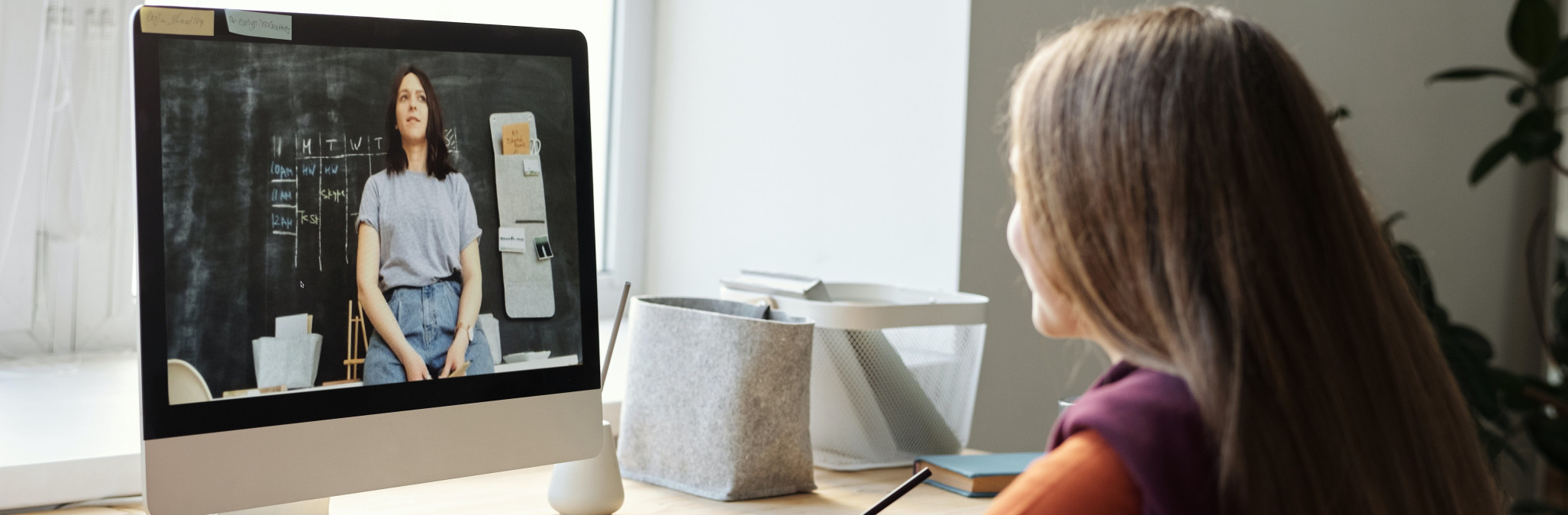 Naše podpora je určena všem, kdo doučují. Dobrovolníkům, studentům, rodičům i pedagogům.