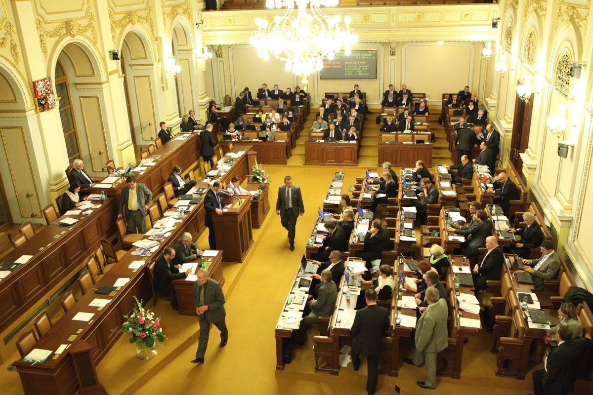 Jak funguje financování politických stran a přerozdělování mandátů v ČR?