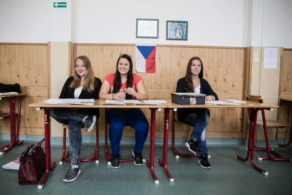 Dnes a zítra se na 335 středních školách v ČR konají Studentské volby