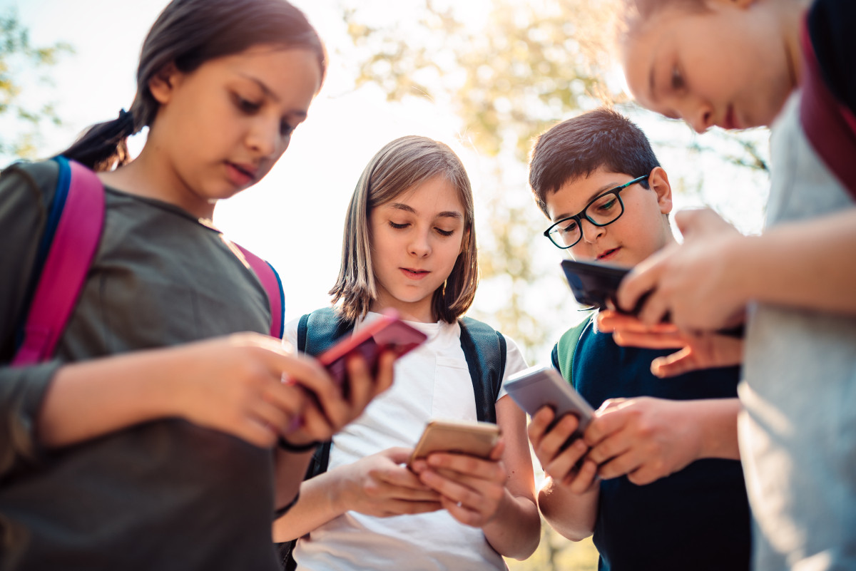 Mediální výchova si zaslouží pozornost. Vzniká nový mediálně vzdělávací projekt Člověka v tísni s podporou Bakala Foundation