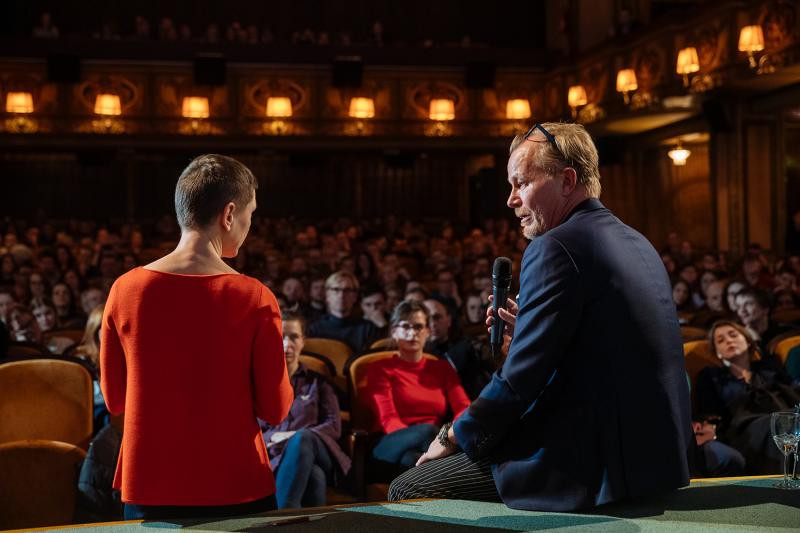 MLUVÍCÍ KINO: JEDEN SVĚT NABÍDNE DEBATY S ODBORNÍKY