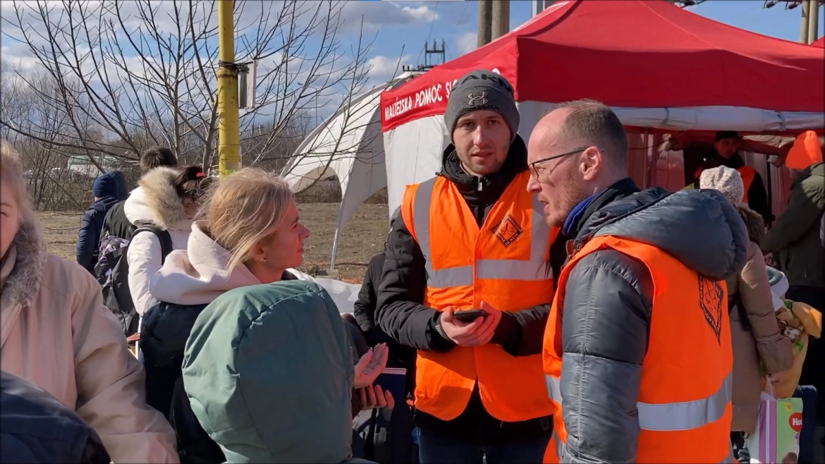 Na Slovensku stavíme velkokapacitní vyhřívané stany, pomáháme uprchlíkům na hranicích i v ukrajinském Lvově. Na pomoc se sešlo přes 920 milionů korun