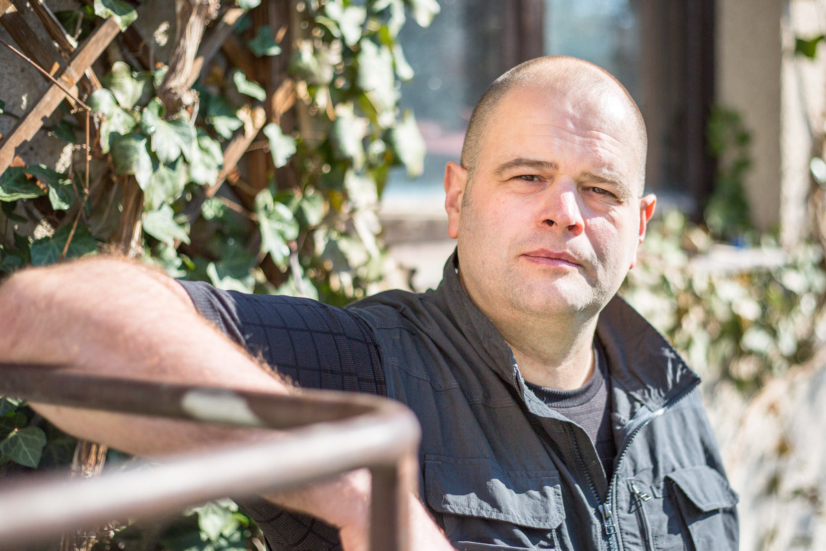 Daniel Hůle, vedoucí programu Dluhové poradenství Člověka v tísni, obdržel Cenu Františka Kriegla Nadace Charty 77