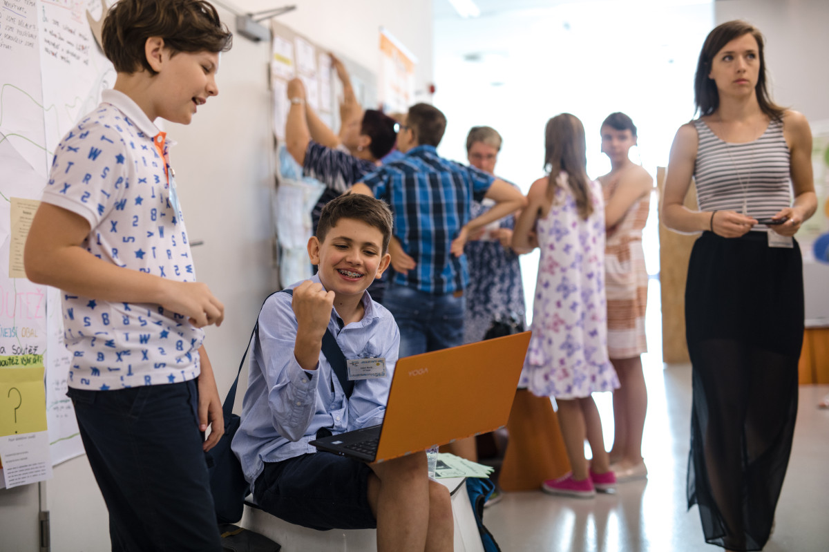 Konečně zase naživo! Zveme na Summit Světových škol 2022, prozkoumá téma „Zdraví a svět“