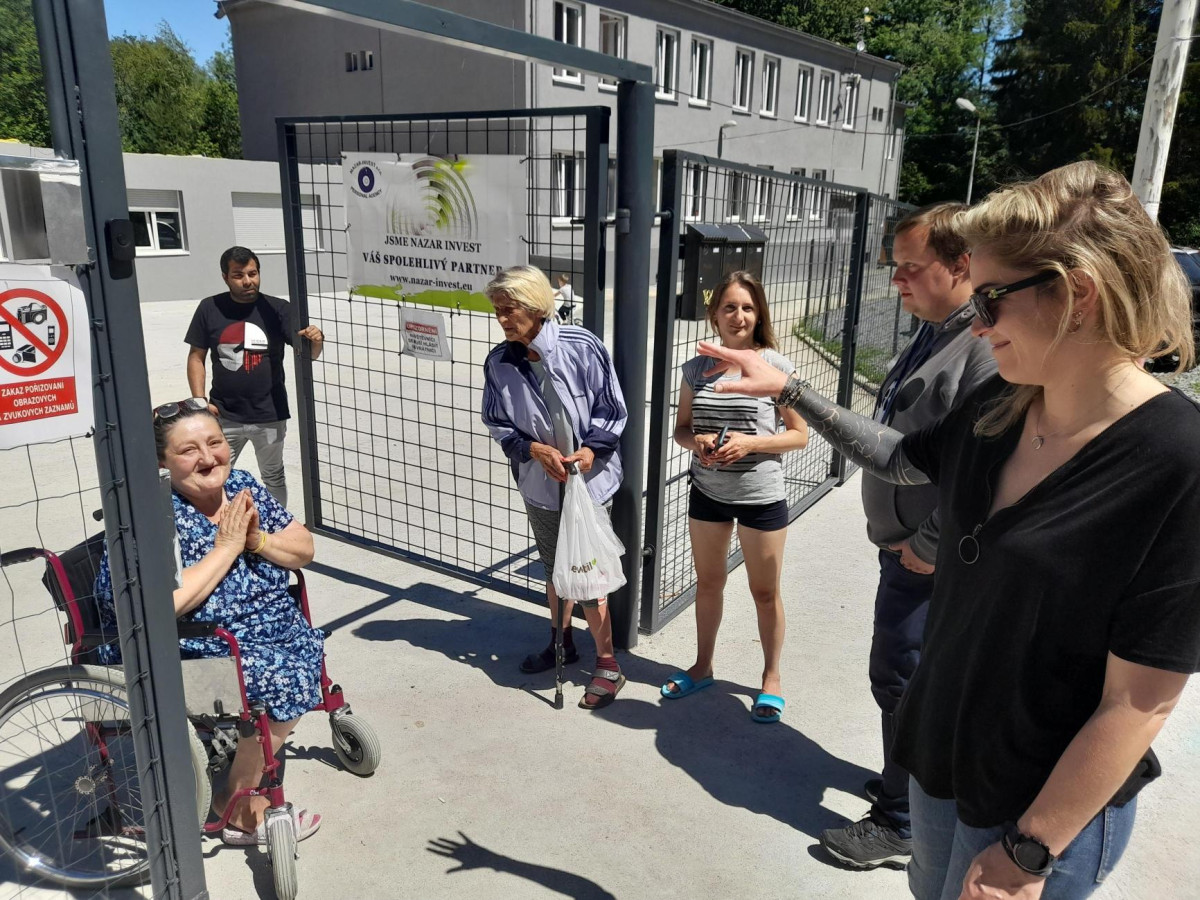 Provozovatel ubytovny s uprchlíky brání pracovníkům Člověka v tísni poskytovat sociální péči