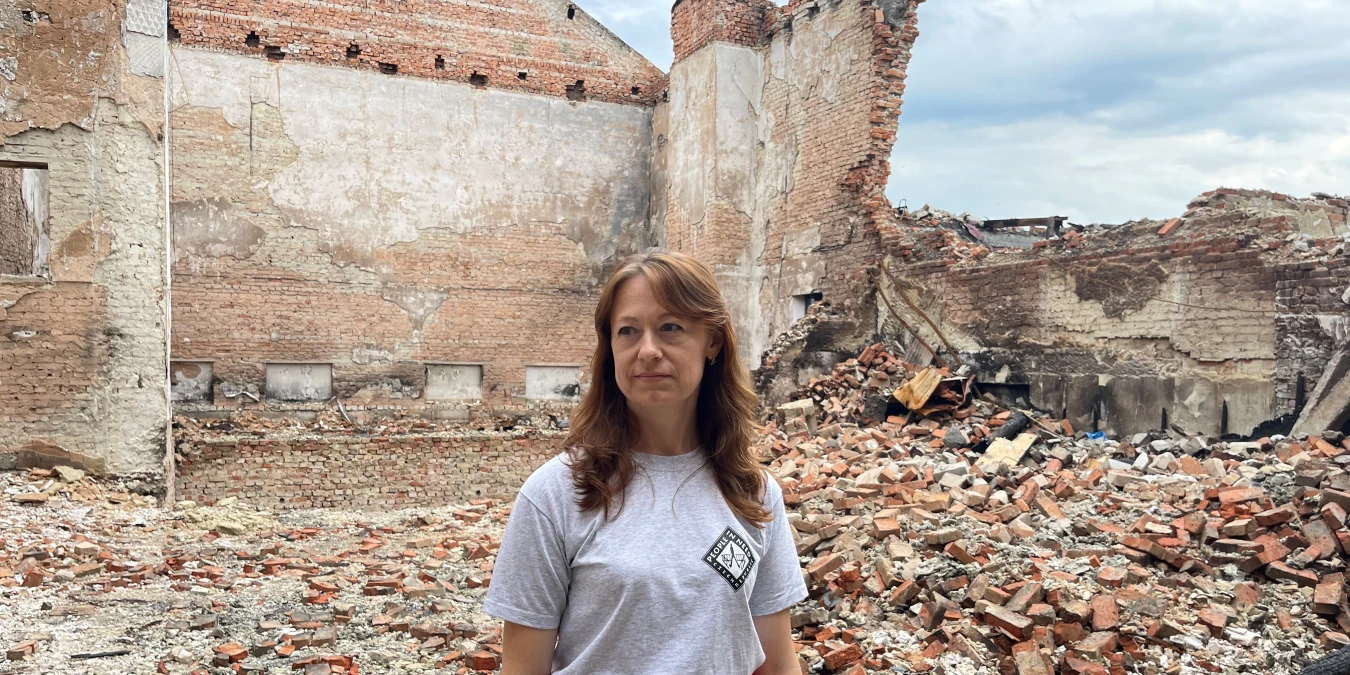 Pomoc zachraňující životy pro ty, kteří to nejvíce potřebují: Humanitární pracovníci podporují invazí zasažené obyvatelstvo na Ukrajině
