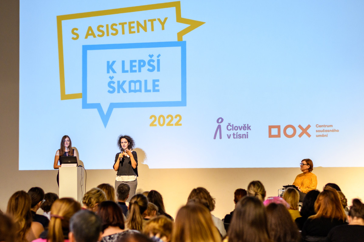 Pusťte si záznamy vystoupení na konferenci „S asistenty k lepší škole 2022“