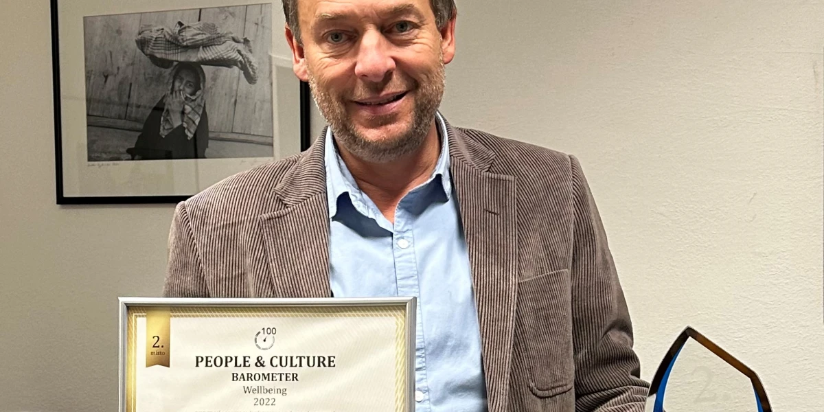 Wellbeing umíme! Člověk v tísni byl oceněn druhým místem v hodnocení firemního wellbeingu v People & Culture Barometer 
