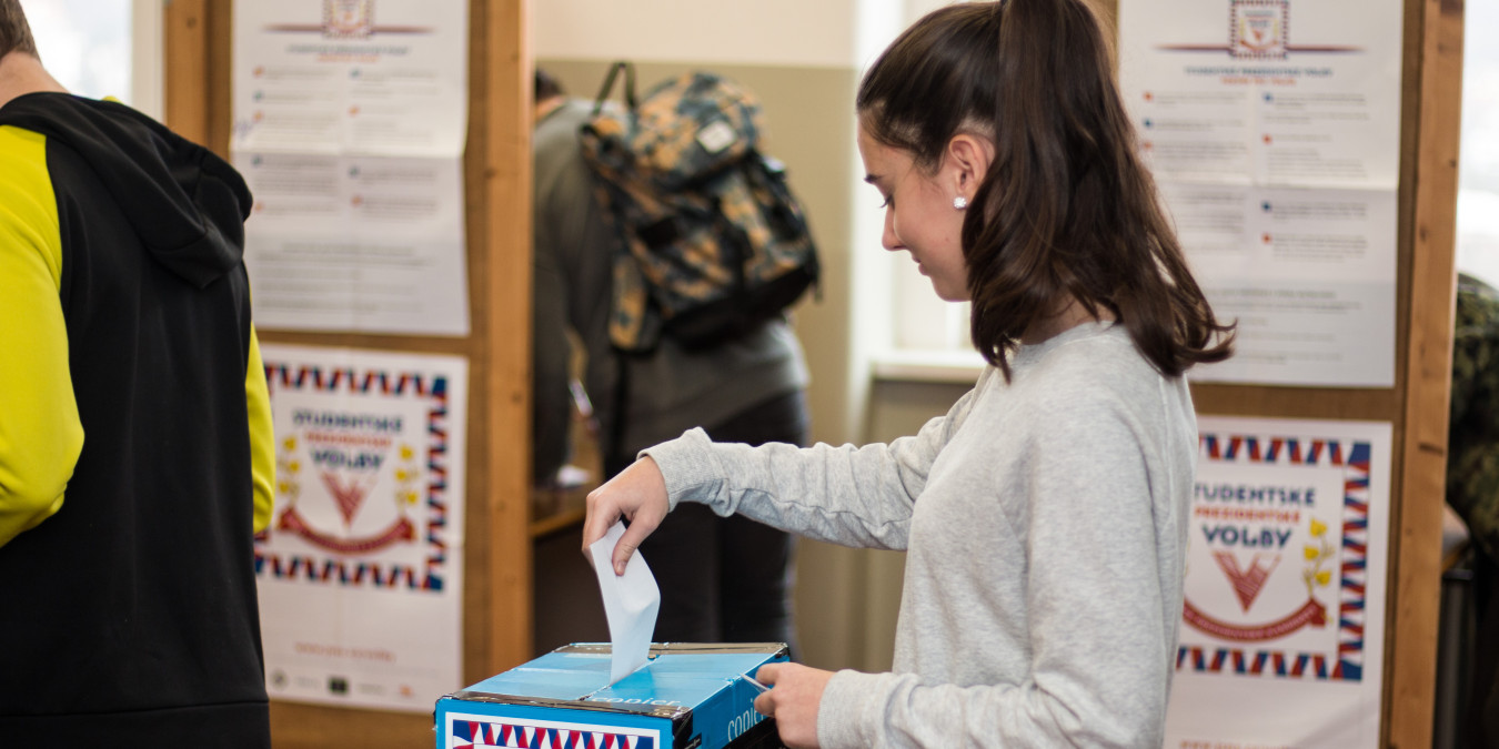 Dnes a zítra se na 516 středních školách v ČR konají Studentské volby