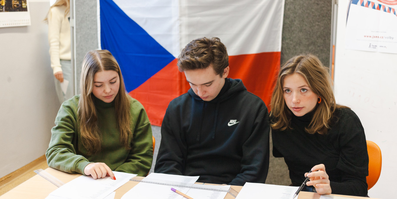 Studentské prezidentské volby: výsledky I. kola 