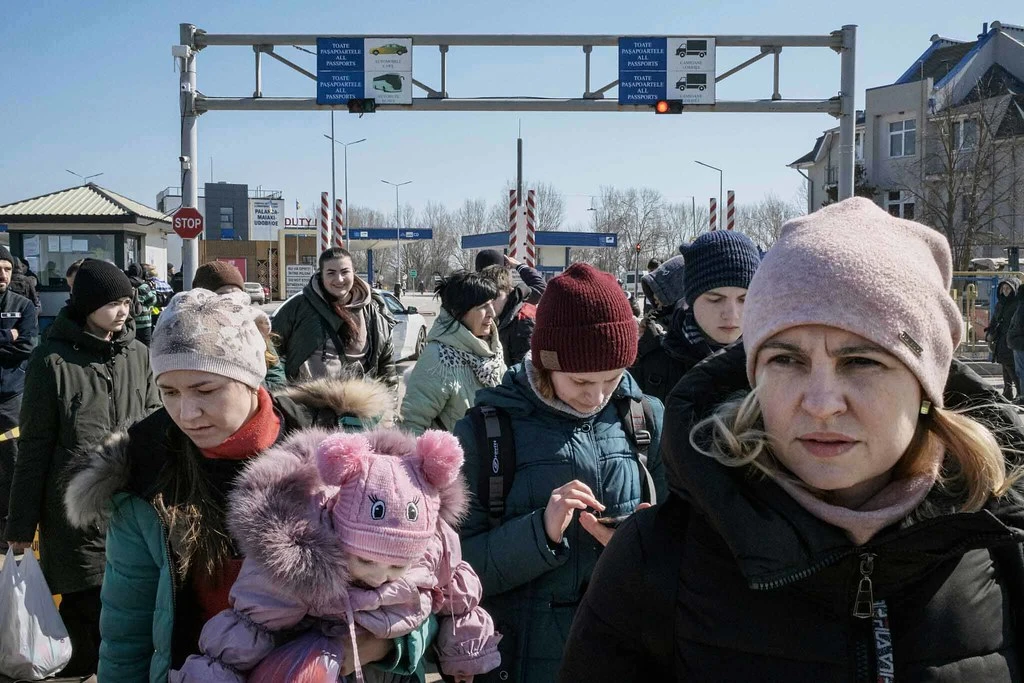 TOP 10 migračních témat roku 2022: v hlavní roli útěk před konflikty i přírodními katastrofami