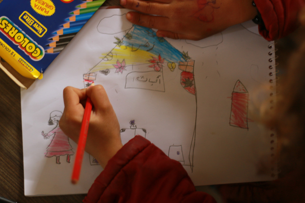 V obrazech: první školní den pro děti, které z domova vyhnala válka