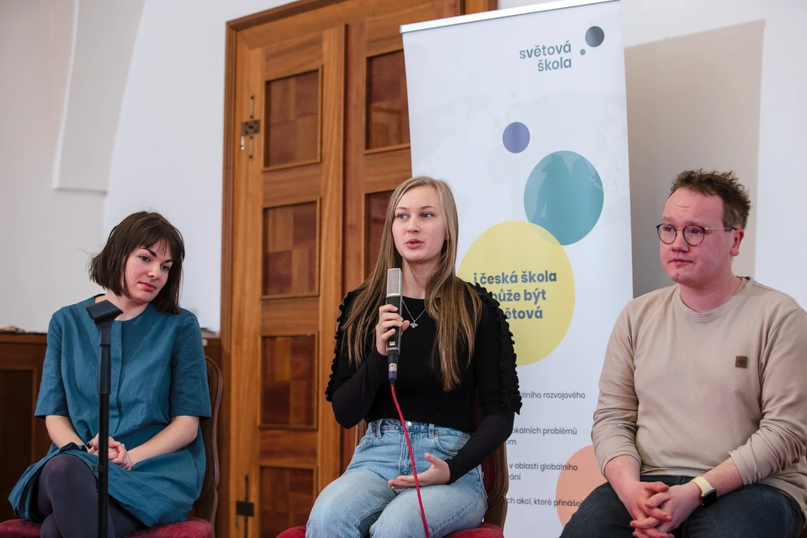 Veronika Dvorská z Iniciativy Hlavák, Eliška Víravová ze Sester v akci za záchranu života a Jakub Ježek z Mnoha světů v Jilemnici
