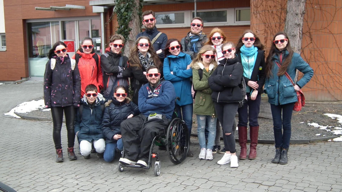 Studenti frýdlantského gymnázia se rozhodli, že se v projektu Světová škola budou dlouhodobě věnovat tématu života lidí s hendikepem.