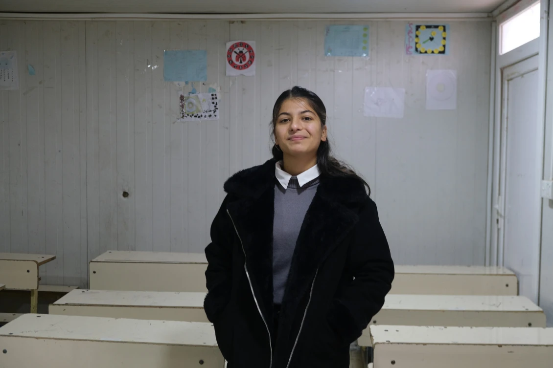 Silva, 15 let, v jedné ze tříd v táboře Basrma. 