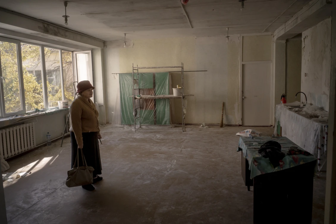 Centrum začalo s opravami svépomocí, ale nemá dostatek finančních prostředků na větší úpravy prostor.  