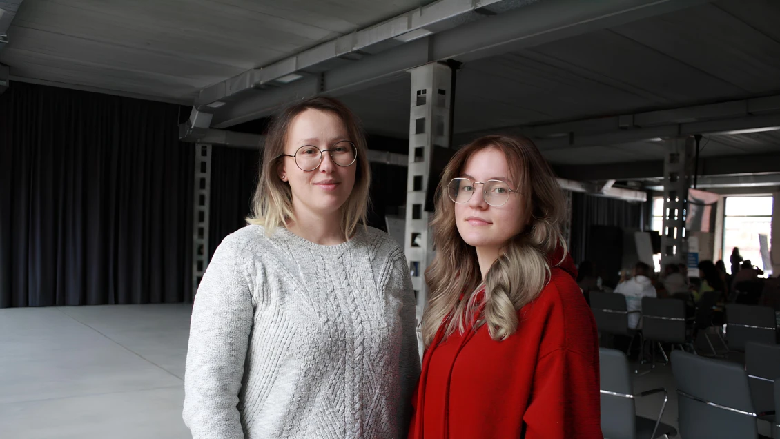 Olha a Solomiia ze skautské organizace Plast ve městě Kaluš 