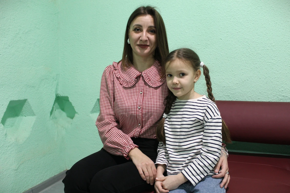 Darya Karniievska je matkou dvou dětí, která na lyceu studují.