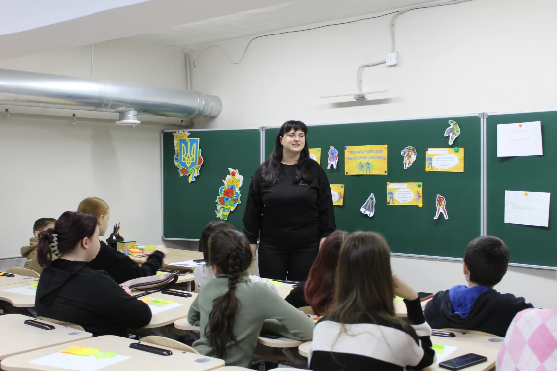 Anastassia Bavrovska je místní učitelkou 
