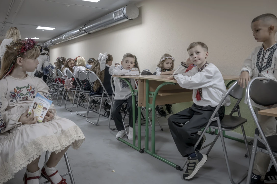 Slavnostní zvonění prvního zvonku přerušil zvuk leteckého poplachu