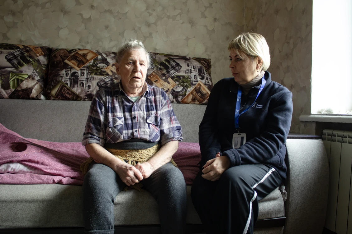 Olena Myronenko naslouchá Valentyně. 