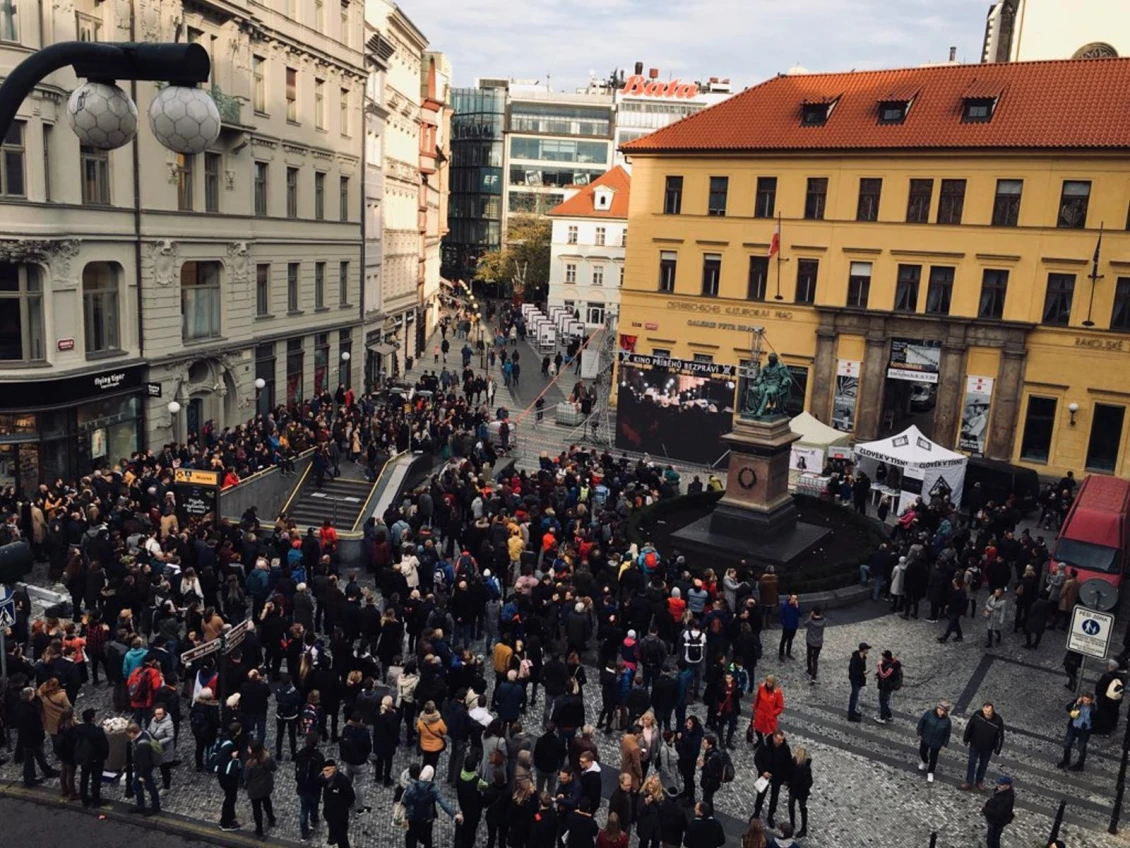 Kino Příběhů bezpráví na Jungmannově náměstí